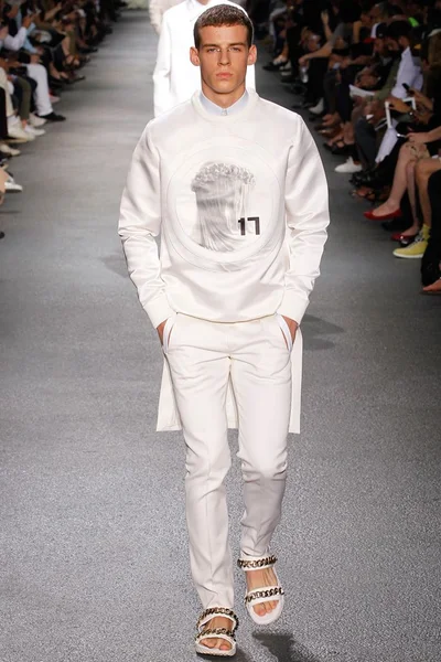 Look 62